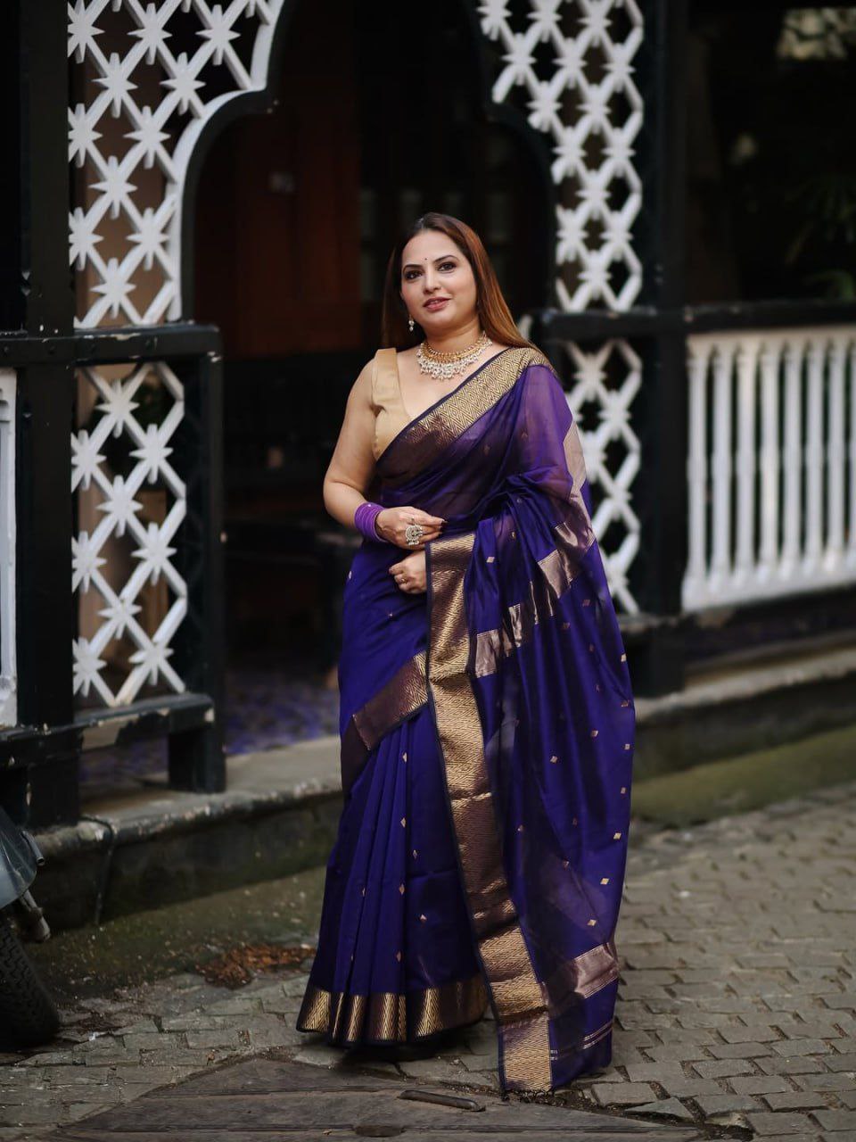 Soft Linen Cotton Silk Saree with Rich Weaving Jacquard Border & Blouse Piece – Elegant Festive Wear