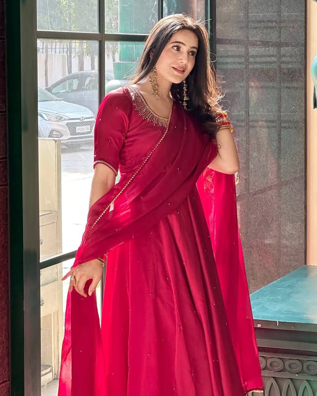 Royal Fendy Silk Gown Set with Val Moti Work & 7 Meter Flair