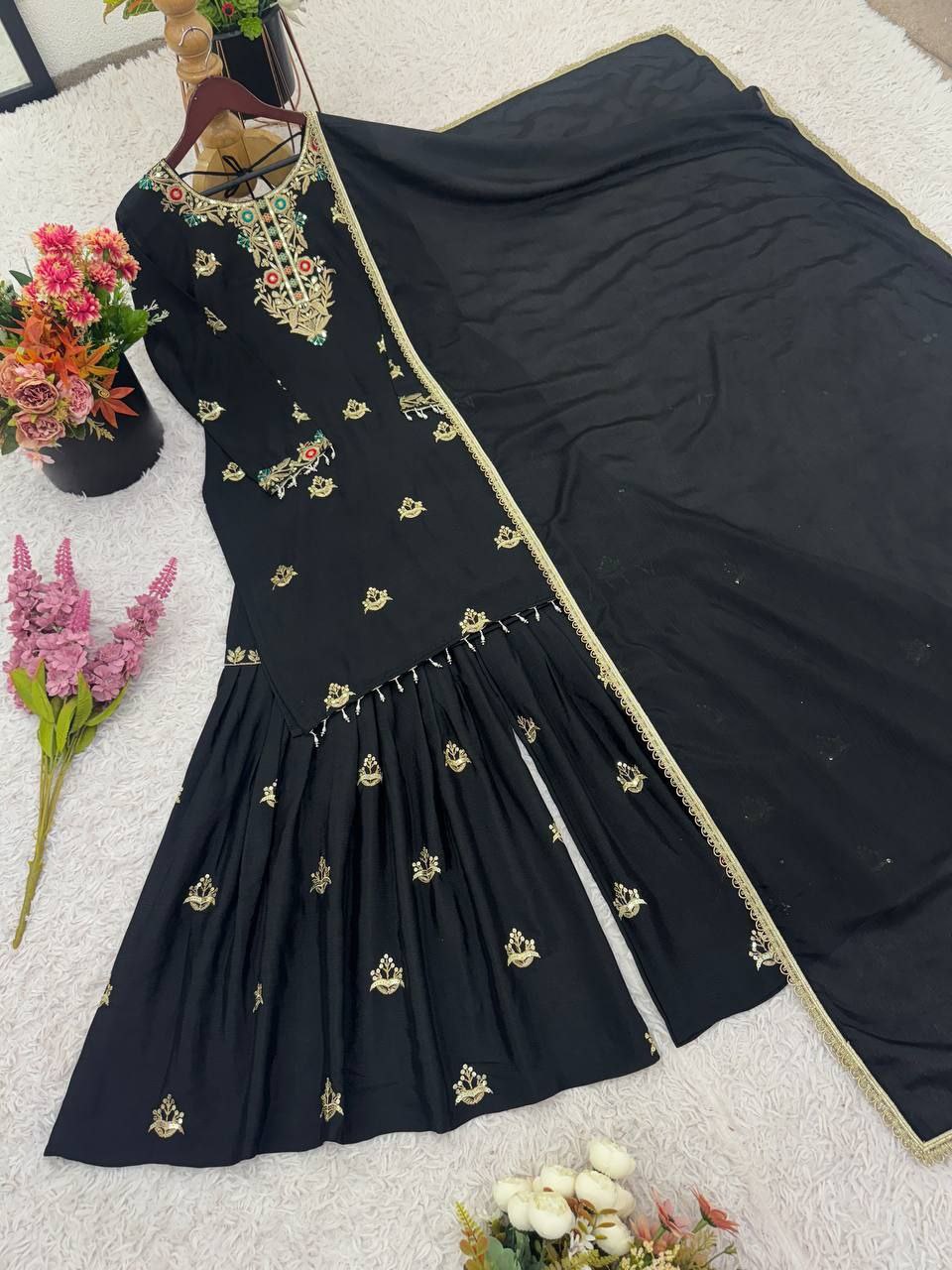 Heavy Chinon Silk Emboidery Work and Heavy Lace Work with Sleeve